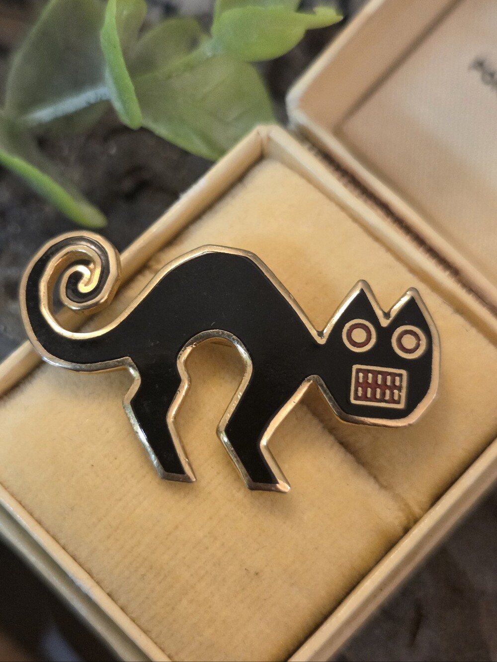 MMA Metropolitan Museum Of Art Black Enamel Cat Brooch Pin Signed